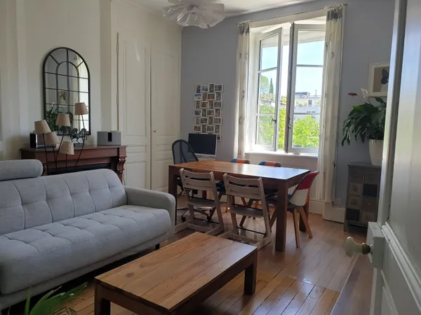 Vends appartement sur cour arborée