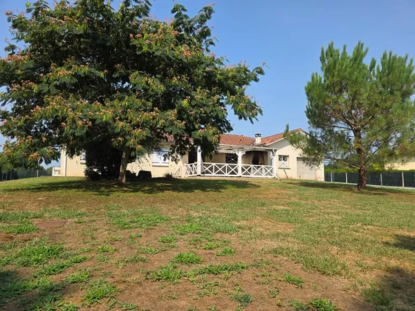 ORTHEVIELLE, à 5 mn de PEYREHORADE, Maison 6 pièces 120 m2+ garage 70m²