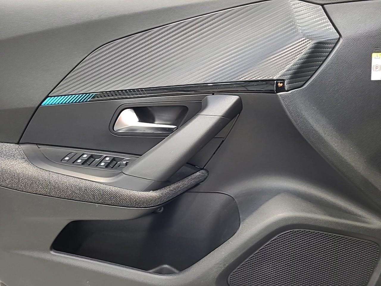 Peugeot 2008 puretech 130 s&s eat8 style — photo 25