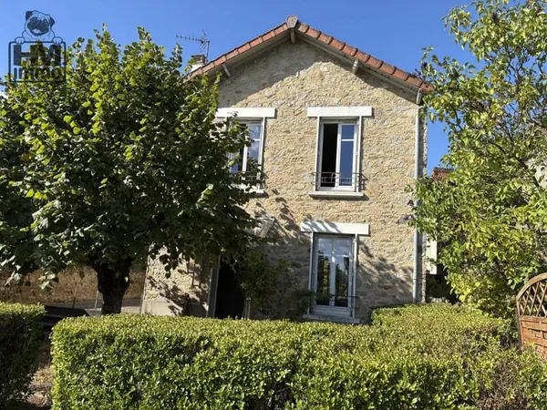 Maison en pierres de 86 m² sur terrain de 505 m²