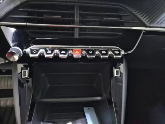 Peugeot 208 electrique 50 kwh 136ch — photo 41
