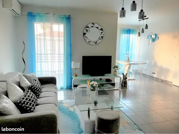 Location Grand T2 meublé - Prado