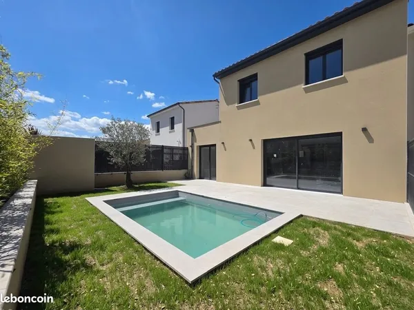 Villa contemporaine neuve avec piscine - prestation haut de gamme