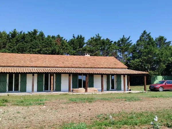 Maison en Camargue avec grand terrain