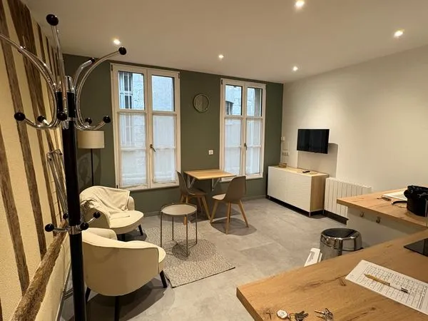 Studio rénové à vendre - Centre-ville de Chartres - Prêt à louer