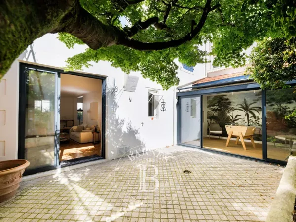 BIARRITZ CENTRE-VILLE - CHARMANTE MAISON DE CARACTÈRE AVEC PATIO
