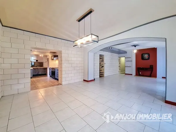 Maison 3 chambres avec grand terrain de plus de 4 700m2