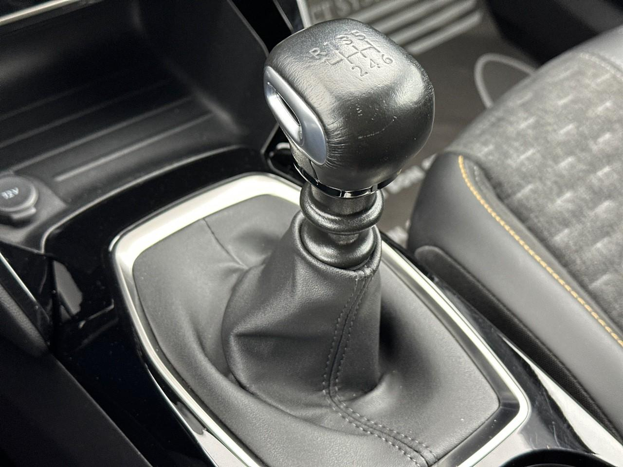 Peugeot 2008 puretech 130 s&s bvm6 roadtrip — photo 31