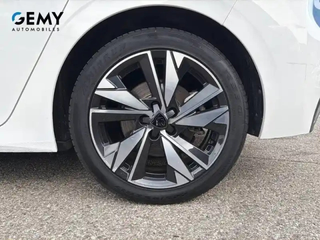 Peugeot 308 phev 180 e-eat8 — photo 11