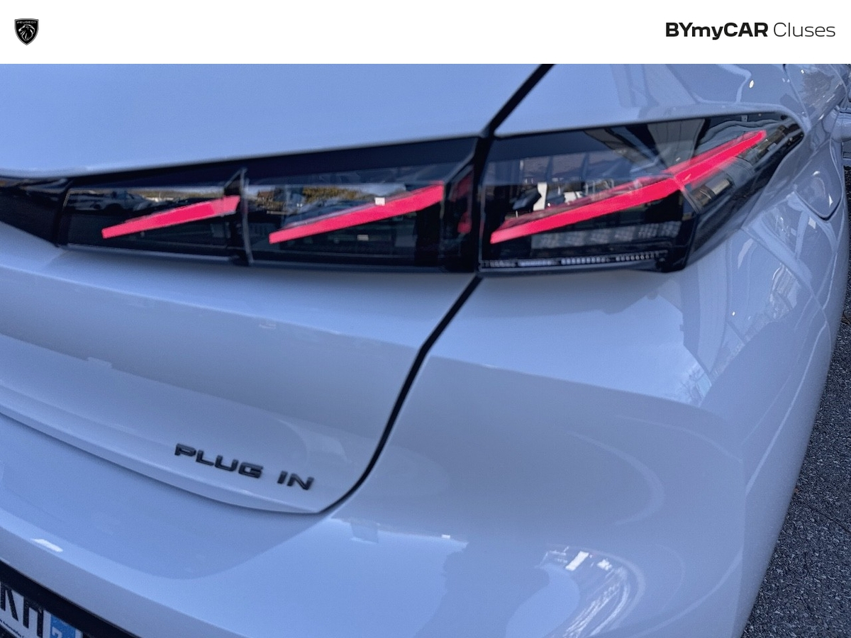 Peugeot 308 Plug-in Hybrid 195 ch e-DCS7 — photo 19