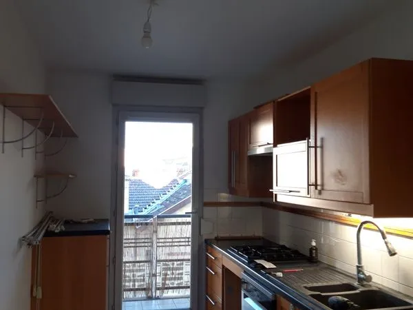 T3 de 70 m2 4ém étage sect Lyon Part-Dieu sud