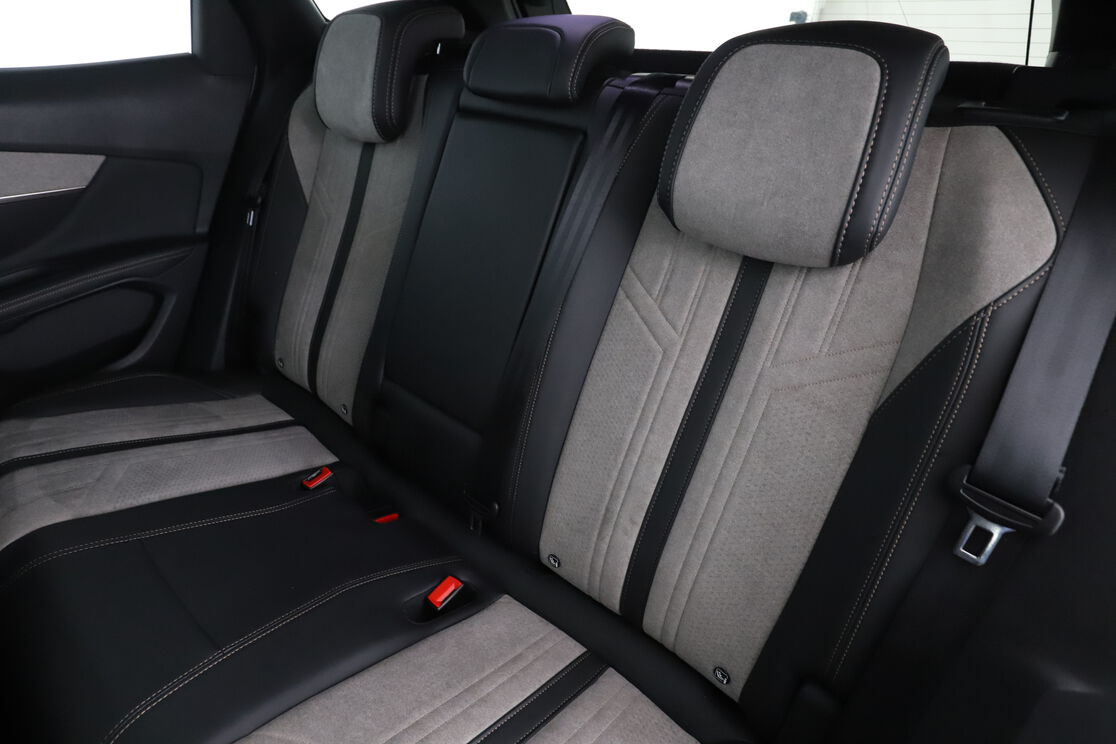 Peugeot 3008 1.6 Hybrid GT e-EAT8 — photo 13