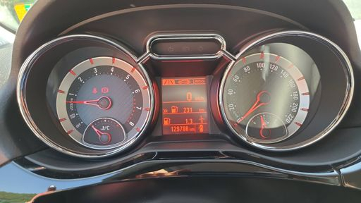 Opel Adam 1.4 87 - Rocks – 2018 – 129788 km – Essence – Boîte Manuelle — photo 17