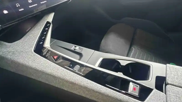 Peugeot 5008 hybrid 145 e-dcs6 — photo 87