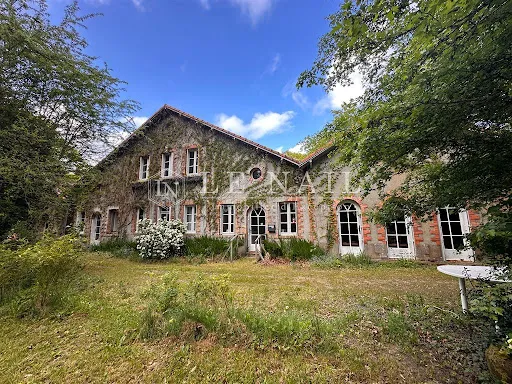 Maison 9 pièces 220 m²