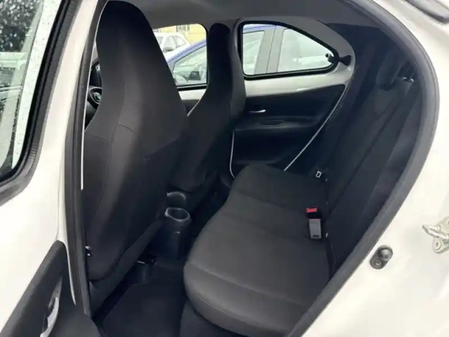 Toyota Aygo 1.0 vvt-i 72 dynamic — photo 16