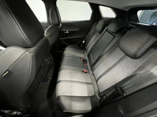 Peugeot 3008 1.2 puretech 130ch s&amp;s allure pack eat8 — photo 9