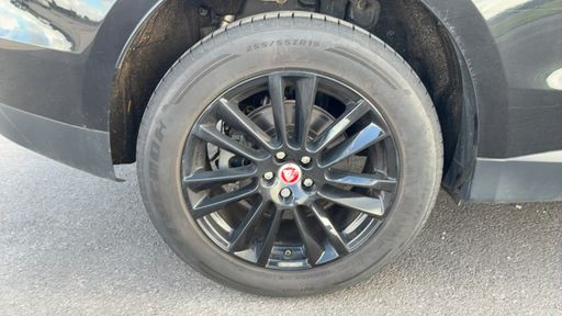 Jaguar F-Pace 2.0 D 163 2WD - Prestige – 2018 – 120482 km – Diesel – Boîte Manuelle — photo 48