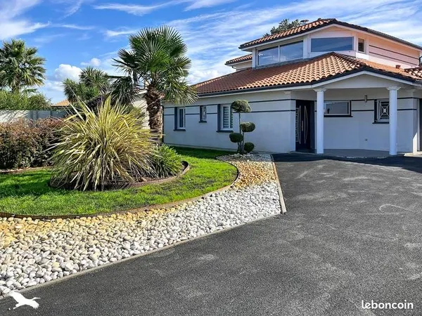 Villa 5 pièces 201 m²