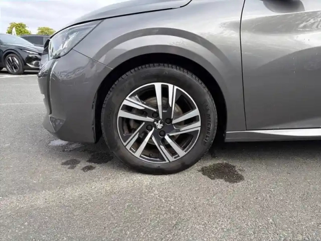 Peugeot 208 puretech 100 s&amp;s bvm6 — photo 13