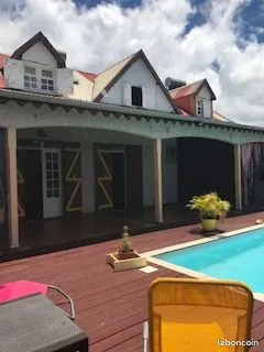 Villa t5 +studio