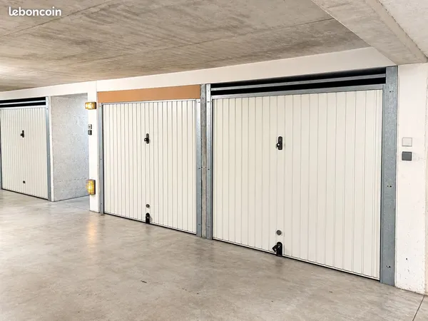 GARAGE A LOUER (Nice Ouest)