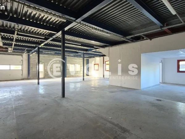 Local d'activité 306 m²