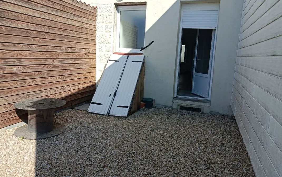 Photo 1