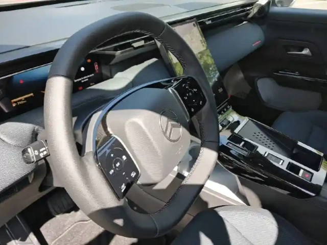 Citroën C5 Aircross hybride 145 ch e-dcs6 — photo 20