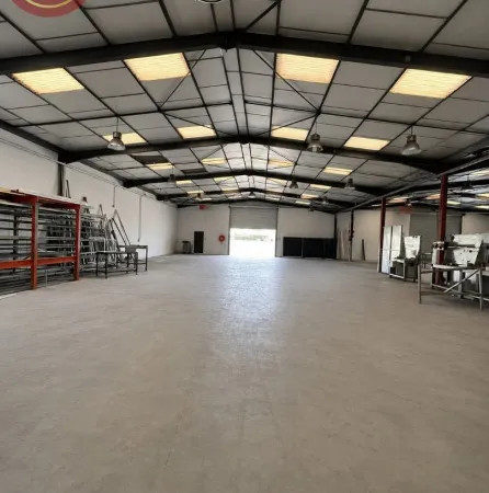 Entrepôt 1250 m²