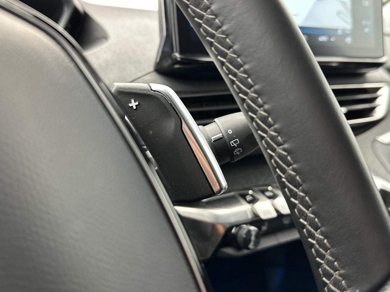 Peugeot 3008 puretech 130ch s&s eat8 allure pack — photo 21