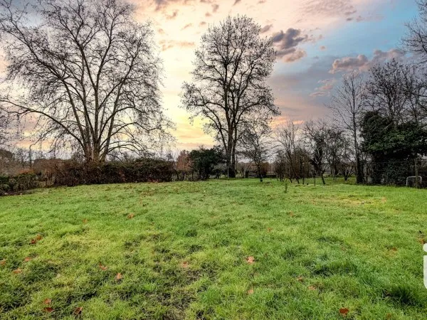 Terrain 600 m²