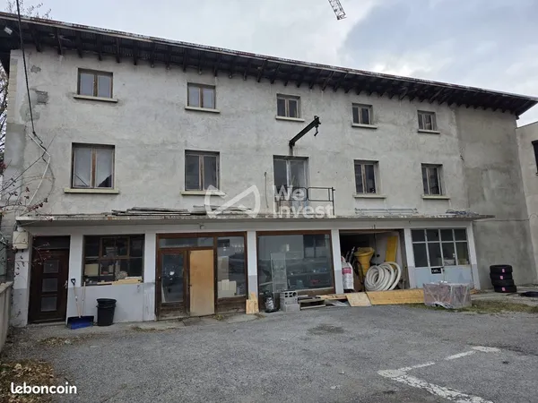Local 362 m² Briançon