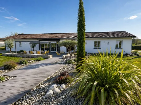 Maison moderne de 6 chambres
