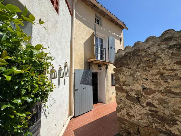 COGOLIN - Maison de village de charme au coeur du vieux Cogolin