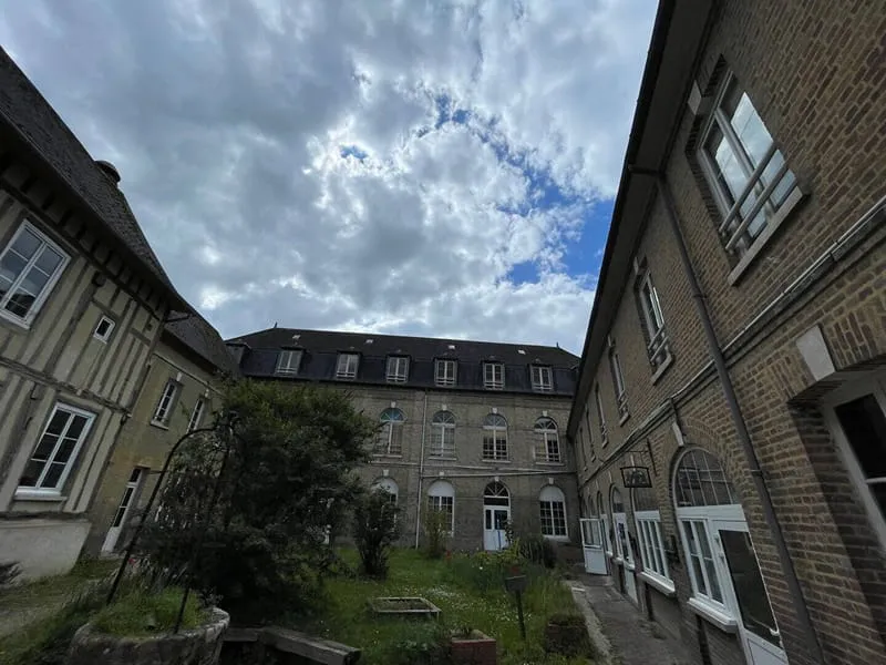 Photo 2