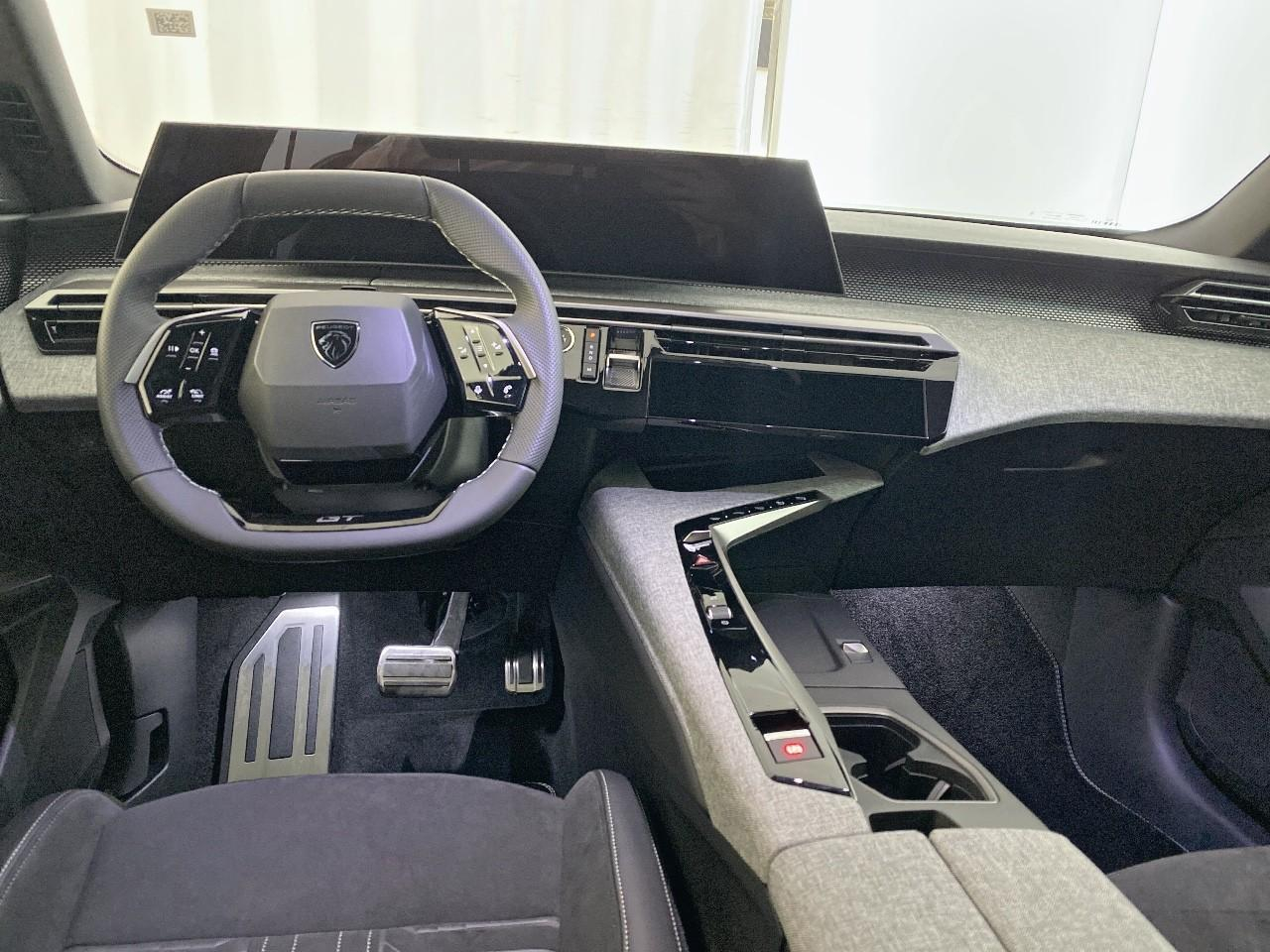 Peugeot 5008 hybrid 145 ch e-dcs6 gt — photo 8