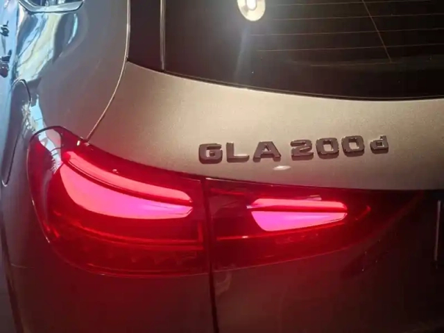 Mercedes Gla 200 d 4matic amg line — photo 33