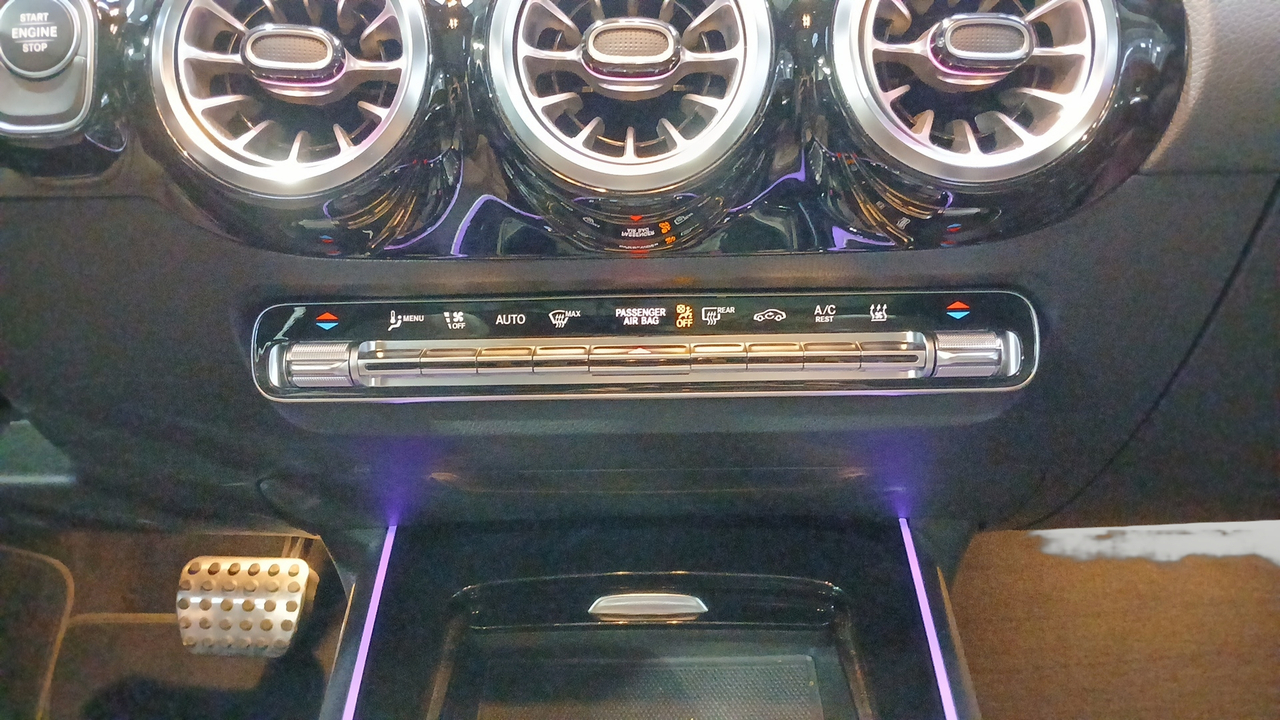 Mercedes GLA 250 e 8G-DCT — photo 20