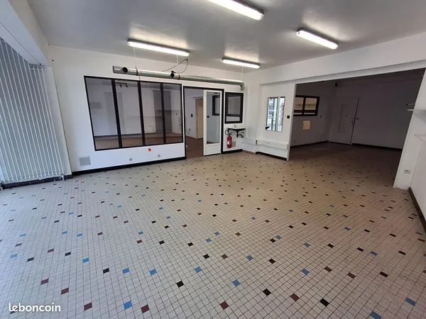 Local commercial 161 m² BIGNAN