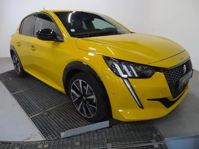 Peugeot 208 1.2 puretech 130ch s&amp;s gt eat8 — photo 2