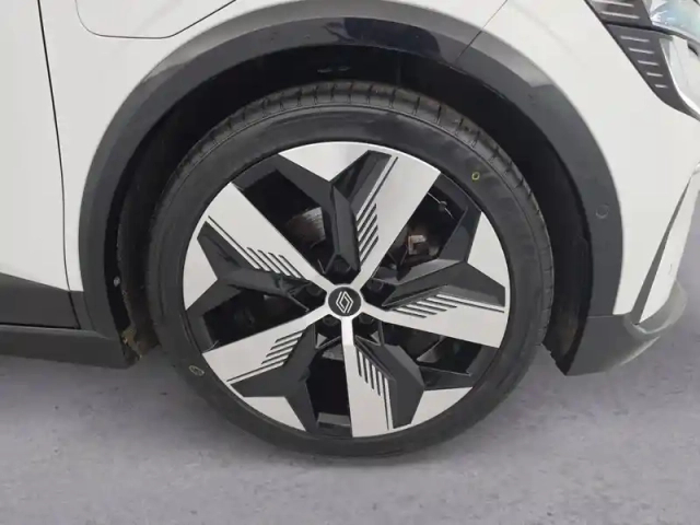 Renault Megane e-tech ev60 220 ch super charge — photo 37