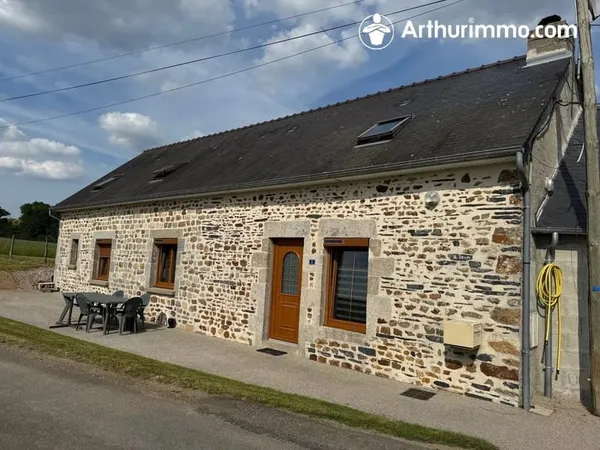 JAVRON LES CHAPELLES, Maison de 135m² avec dépendances et étang.