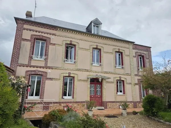Maison 8 pièces 210 m²