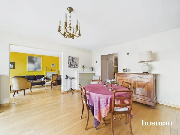 Charmant appartement 4 pièces de 100 m² avec terrasse et deux places de parking - Rue des Dervallièr