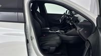 Peugeot 208 e-208 136ch GT — photo 15
