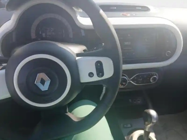 Renault Twingo e-tech electric equilibre r80 achat intégral — photo 14