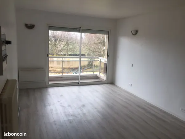 2 pccs avec terrasse à Saintry s/seine