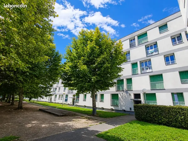 COLOCATION - GRENOBLE - 3 chambres disponibles dans un T5 meublé de 88 m²