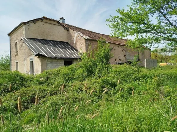 Maison partiellement rénovée